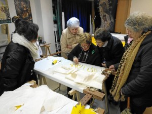 Cultura en los barrios Taller Bordado1