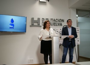 Laura Pichardo con su antecesor en el cargo, Manuel Domínguez.