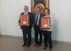 Manuel Molins y Carmen Marín recibieron las Medallas al Mérito Profesional del Colegio de Enfermería de Huelva.