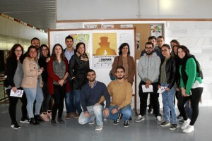 El aulario Paulo Freire ha acogido el stand en el que los alumnos han podido acercarse a conocer las bases y el funcionamiento del certamen.