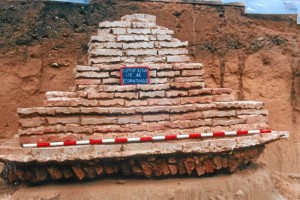 Monumento funerario aparecido en 'El Eucaliptal'.