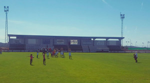 Alegría de los jugadores de la Olímpica tras su amplio triunfo ante el CMD San Juan. / Foto: @Jmecobos.