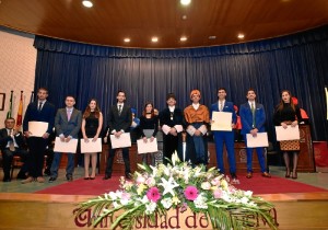 La joven, durante el acto en el que recibió uno de los Premios Extraordinarios Fin de Carrera de la Universidad de Huelva.