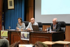 Un momento de la conferencia pronuciada por Casto Márquez en la UHU. 