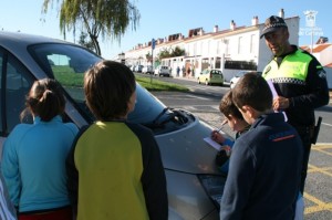 Alumnos del CEIP en una foto retrospectiva de un programa de seguridad vial.