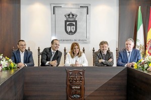 Díaz ha realizado una visita institucional al Ayuntamiento de Hinojos