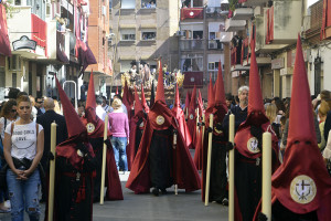 Tras el susto, la procesión continuó con normalidad.  / Foto: Sergio Borrero.