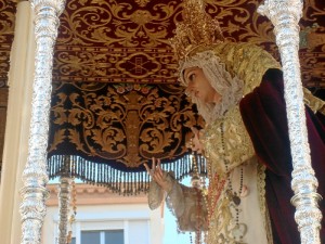 Detalle de la Virgen del Rosario.