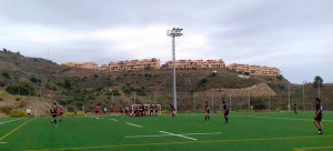 Un momento del partido de equipo onubense en El Rincón de La Victoria.