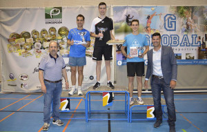 Podio masculino de las XII Horas de Tenis de Mesa en Ayamonte.