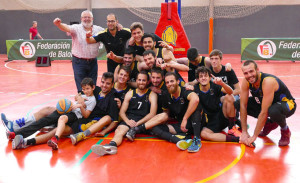 Formación del CDB Enrique Benítez, campeón provincial Senior de baloncesto. / Foto: www.andaluzabaloncesto.org/huelva.