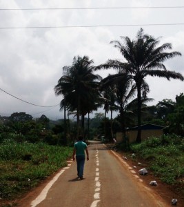 Entrada a Basakato del Oeste.