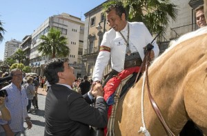 Gabriel Cruz despide a Emigrantes. 