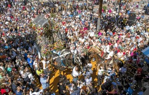 Momento de la Salve Rociera en el Ayuntamiento. 