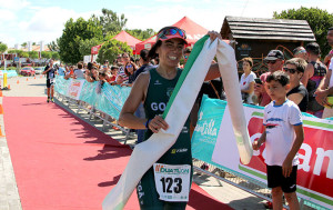 La duatleta portuguesa Liliana Verissimo impuso su ley en la categoría femenina.