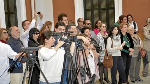 Los asistentes, durante la lectura del manifiesto.