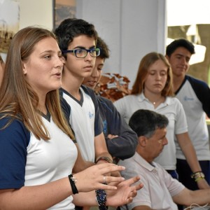 Los estudiantes han tenido la oportunidad de expresar sus dudas respecto al funcionamiento de un periódico. / Foto: Manu Rodríguez.