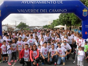 Un momento de la salida en el I Trail Solidaria por la Médula celebrado en Valverde del Camino.