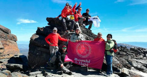 Los universitarios onubenses en la cima del Mulhacén.