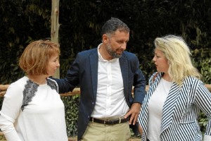 El alcalde ha supervisado también, junto a las concejalas de Urbanismo Rocío Domínguez y de Cultura Lourdes Garrido, las instalaciones eléctricas y la red de saneamiento que abastecerá a todo el recinto romero.