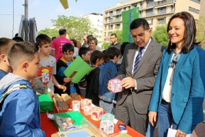 Escolares participando en Ferias de Emprendimiento de pasadas ediciones.