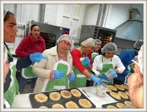 Talleres que hacen a estas personas sentirse útiles.