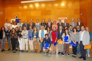 La UHU y la Cátedra AIQBE entregan sus premios a la excelencia en investigación.