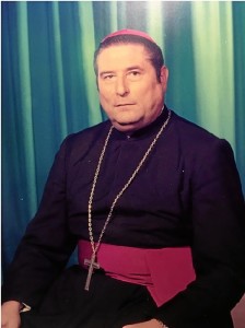 Monseñor Noguer Carmona, Obispo emérito de Huelva.