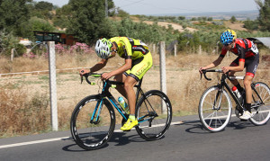 Un momento de la carrera, en la que los bollulleros fueron los grandes animadores.