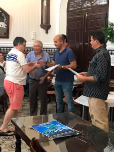 Un momento de la entrega de trofeos del XXX Villa de Almonte de Ajedrez.