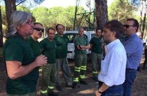 José Fiscal junto a miembros del dispositivo.