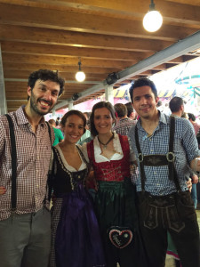 En la Oktoberfest con unos amigos de Huelva que vinieron de visita y Dominik.