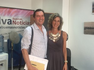 Luis, en la redacción de HBN con nuestra compañera Pilar Ojeda.