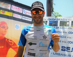 Rubén Gutiérrez, con una de las medallas que obtuvo.