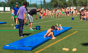 Alumnos y monitores se van a dar cita en el pabellón Municipal a partir de las 16:00 horas para participar en una jornada lúdico deportiva.