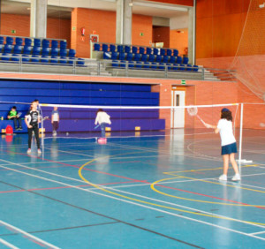 Imagen de la cita con el bádminton en Isla Cristina dentro de La Provincia en Juego.