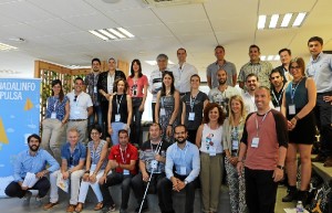 Foto de familia y charla de bienvenida a cargo de Alberto Corpas, Dtor. de Innovación Ciudadana del Consorcio Fernando de los Ríos.