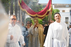 Un momento de la celebración de la Festividad del Corpus Christi en Ayamonte.