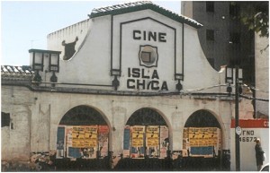 El Cine “Isla Chica” en sus últimos instantes.