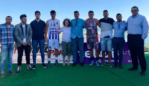 Un momento de la presentación de las caras nuevas en el CB San Juan y de las nuevas equipaciones. / Foto: @cbsjuan.