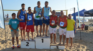 Los primeros clasificados en la categoría Oro del torneo de Futevolei celebrado en Punta Umbría.