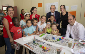 Los niños disfrutan ya de este campamento urbano.