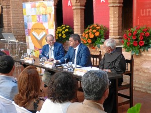 El astrofísico onubense Juan Pérez Mercader fue el encargado de pronunciar la conferencia inaugural de los Cursos de Verano.