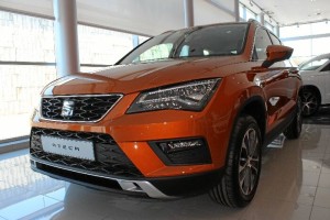 Uno de los Seat Ateca que se encuentran en la exposición de Huelva Motor. /Foto: L.C.