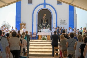 Un momento de la celebración de la tradicional ofrenda de flores y la Función Principal. 