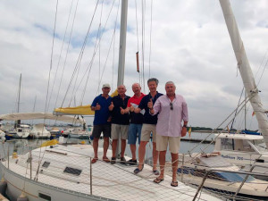 Tripulación del Hipooi, que participa en la Regata Palos-Lagos del próximo fin de semana.