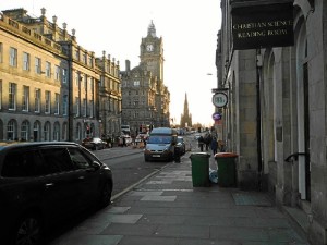 Princes Street, una de las calles principales de Edimburgo.