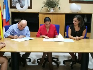 Firma del Convenio del Ayuntamiento con la AAVV de El Rocío.