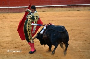 Miguel Angel Perera, en una de sus faenas de muleta. / Foto: J.L. Arizmendi