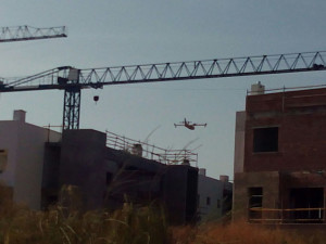 Los aviones han ido tomando agua de la ría del Piedras.